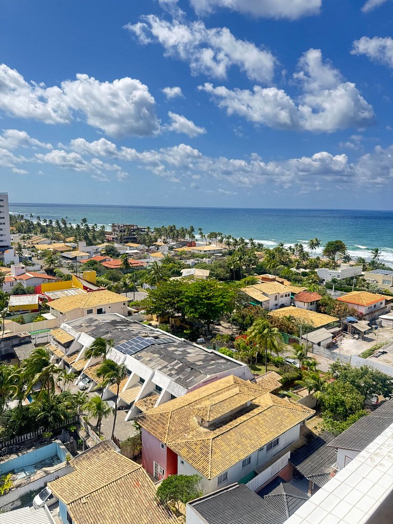 Linda vista para o mar e piscina na cobertura