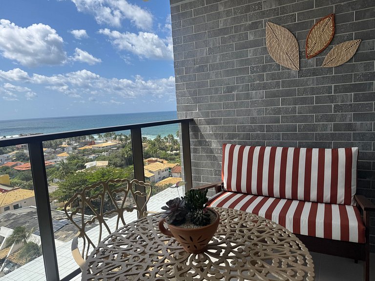 Linda vista para o mar e piscina na cobertura