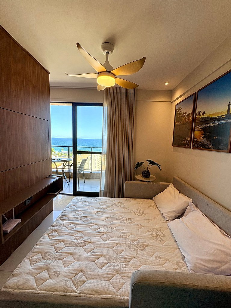 Studio Sofisticado com Vista Infinita para o Mar