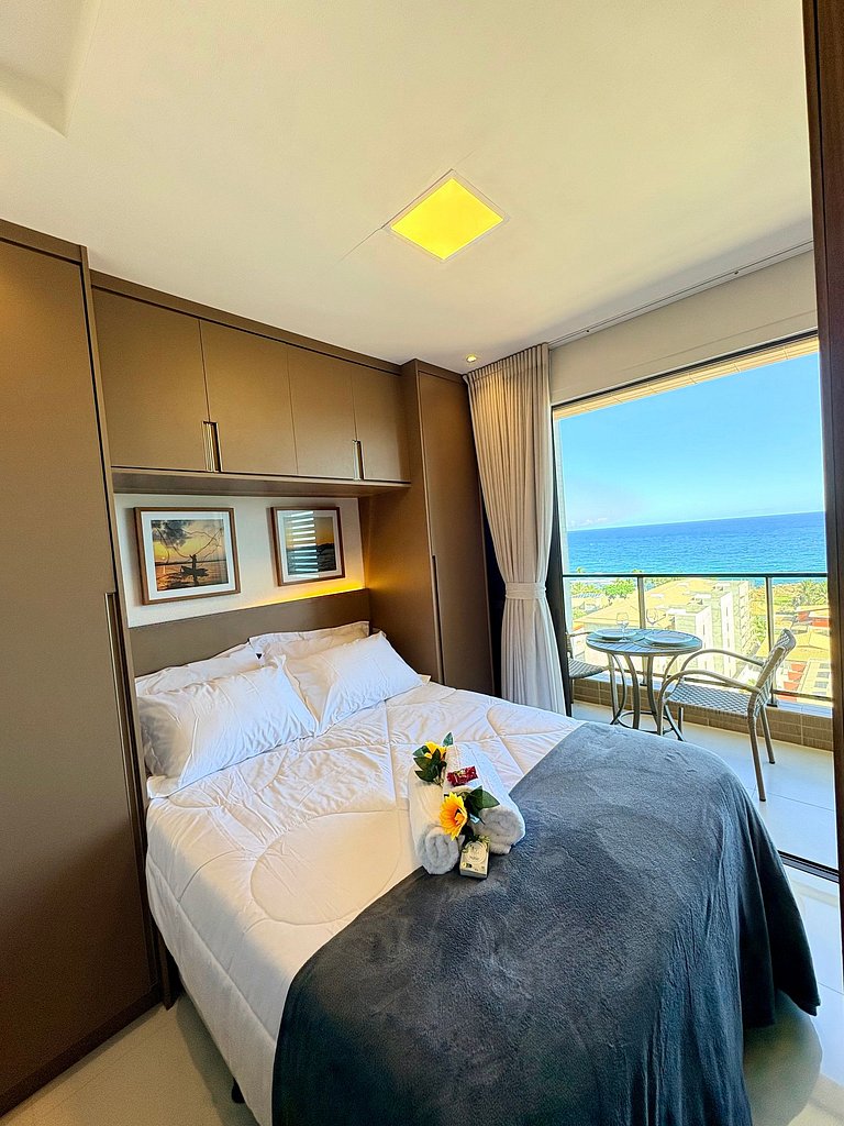 Studio Sofisticado com Vista Infinita para o Mar