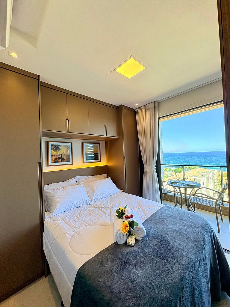 Studio Sofisticado com Vista Infinita para o Mar
