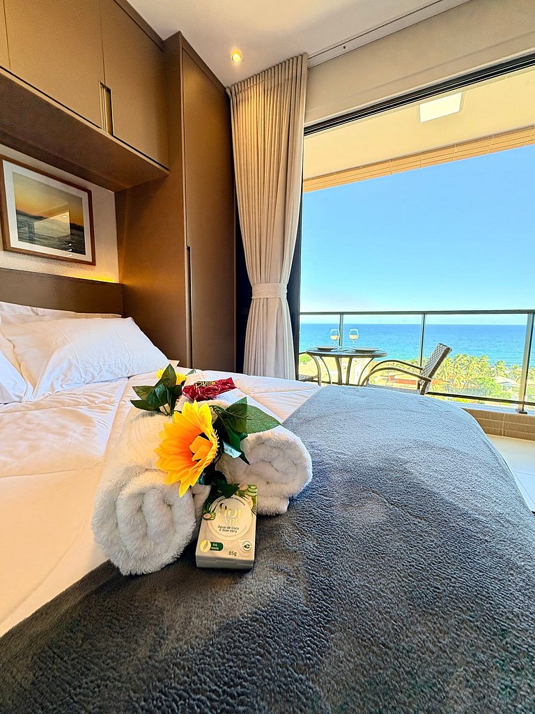 Studio Sofisticado com Vista Infinita para o Mar