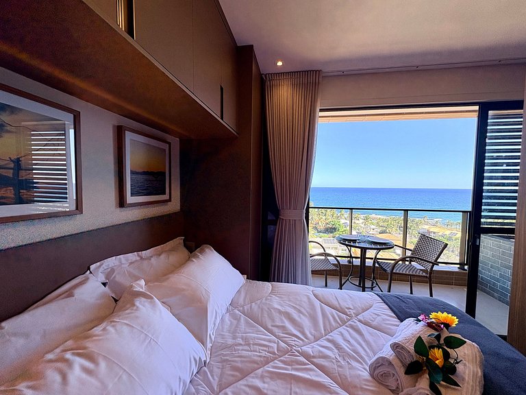 Studio Sofisticado com Vista Infinita para o Mar