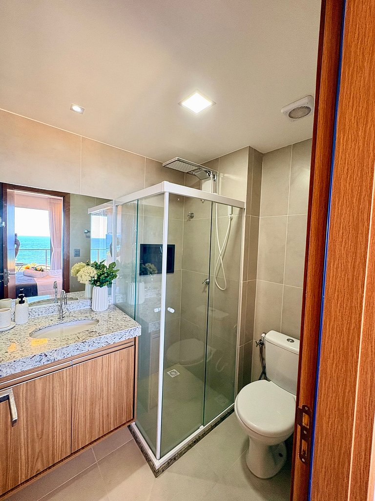 Studio Sofisticado com Vista Infinita para o Mar