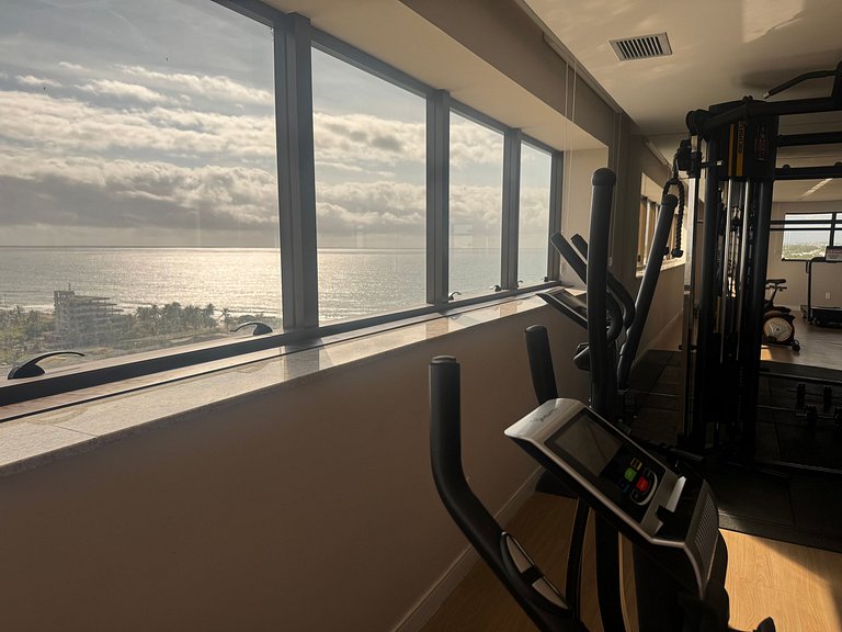 Studio Sofisticado com Vista Infinita para o Mar