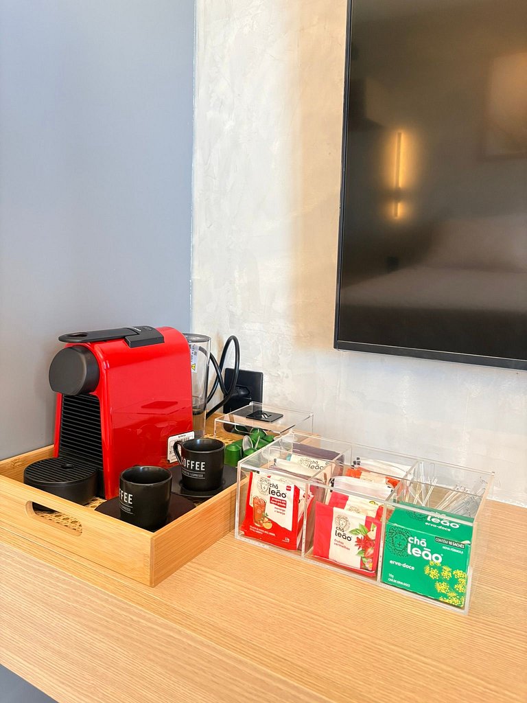 Studio moderno e elegante com vista para o mar